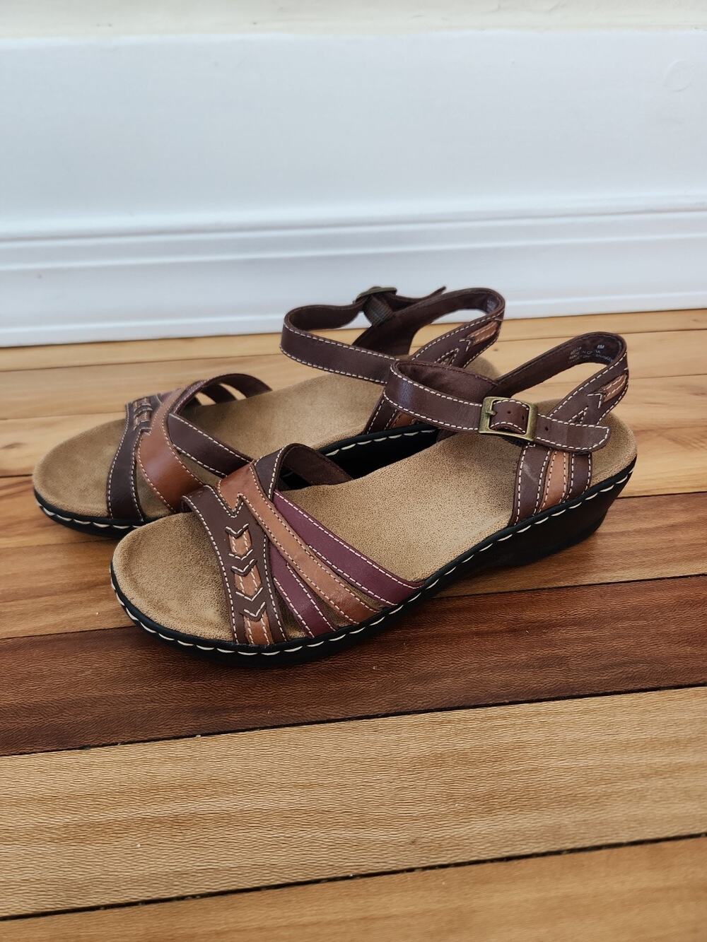 CLARKS BENDABLES WOMENS CASUAL SANDALS 65128 LEATHER 3-TONE BROWN SIZE 8M US